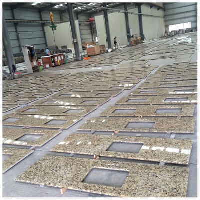 Bancada de granito Giallo Napoleão